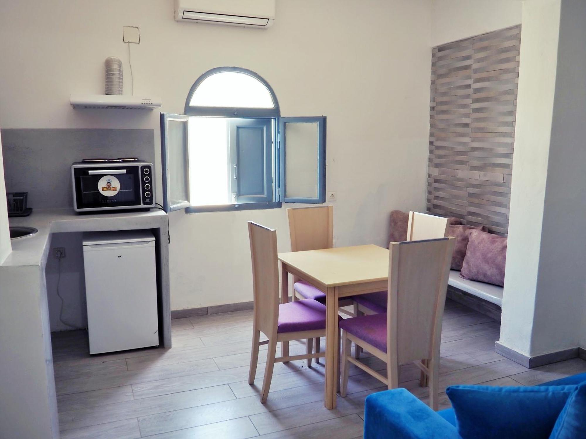 Leon Lux Apartments Perivolos  Exterior photo