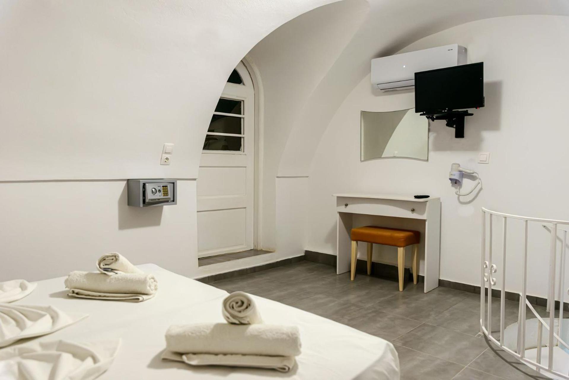 Leon Lux Apartments Perivolos  Exterior photo