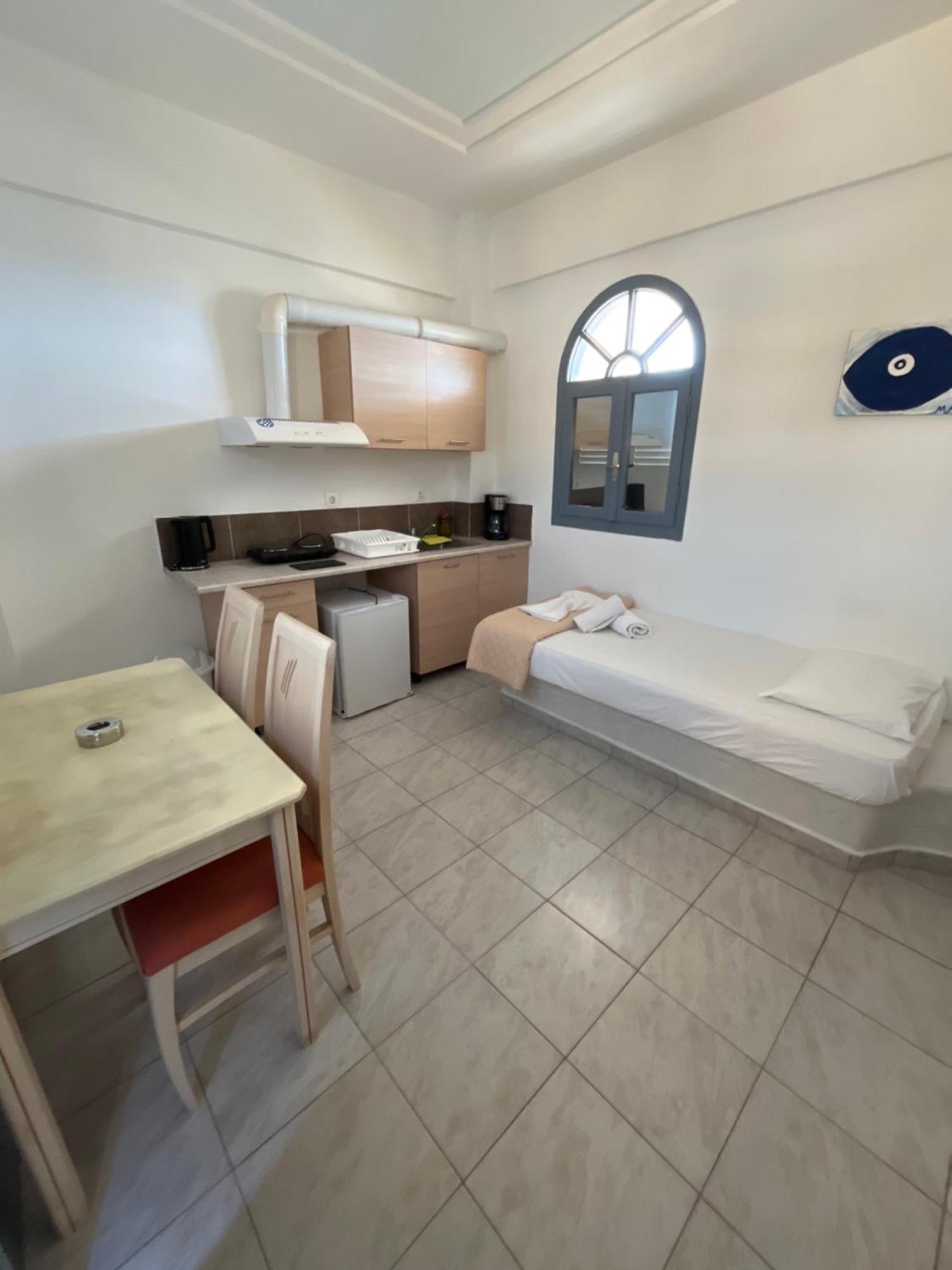 Leon Lux Apartments Perivolos  Exterior photo