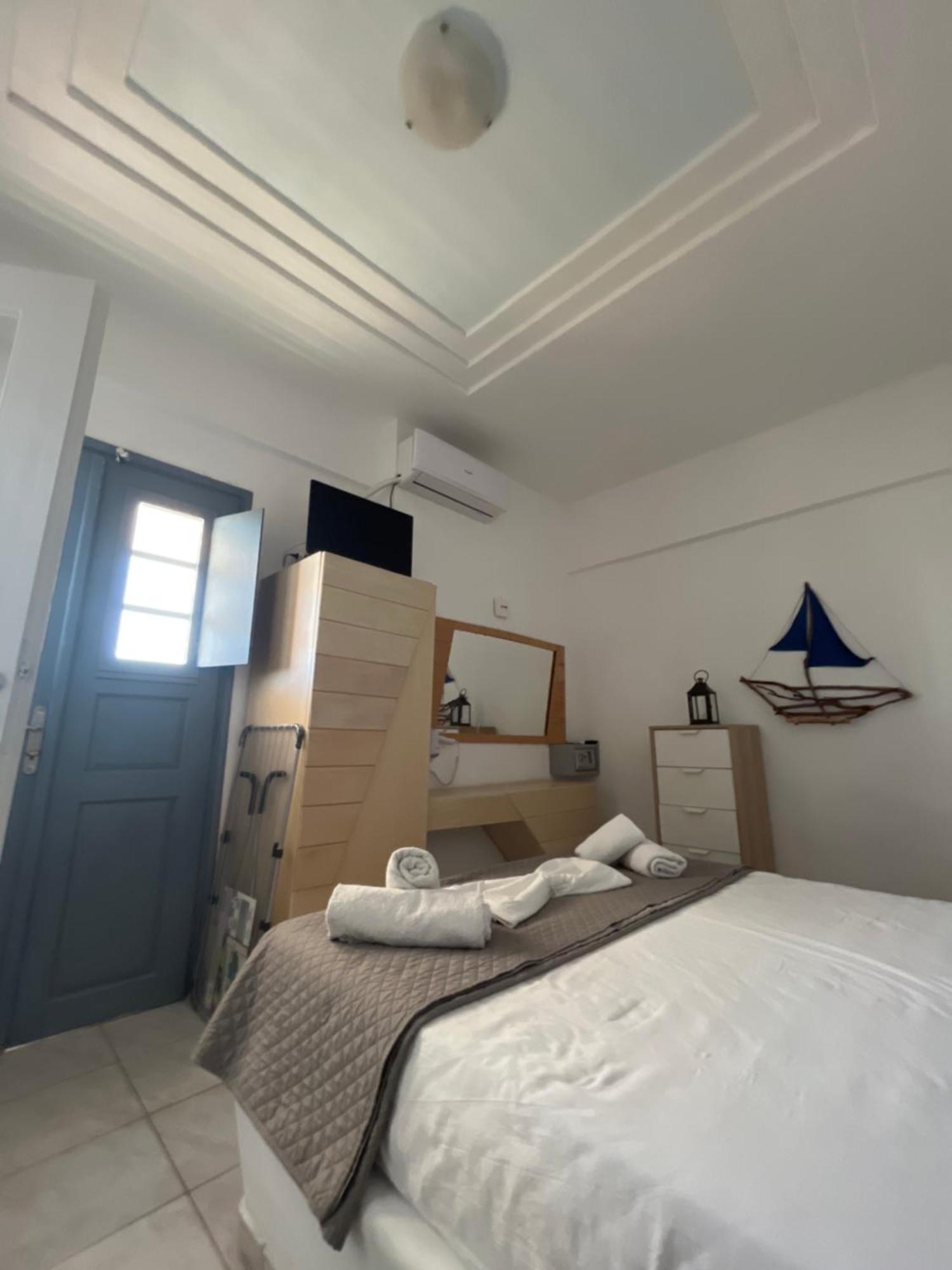 Leon Lux Apartments Perivolos  Exterior photo
