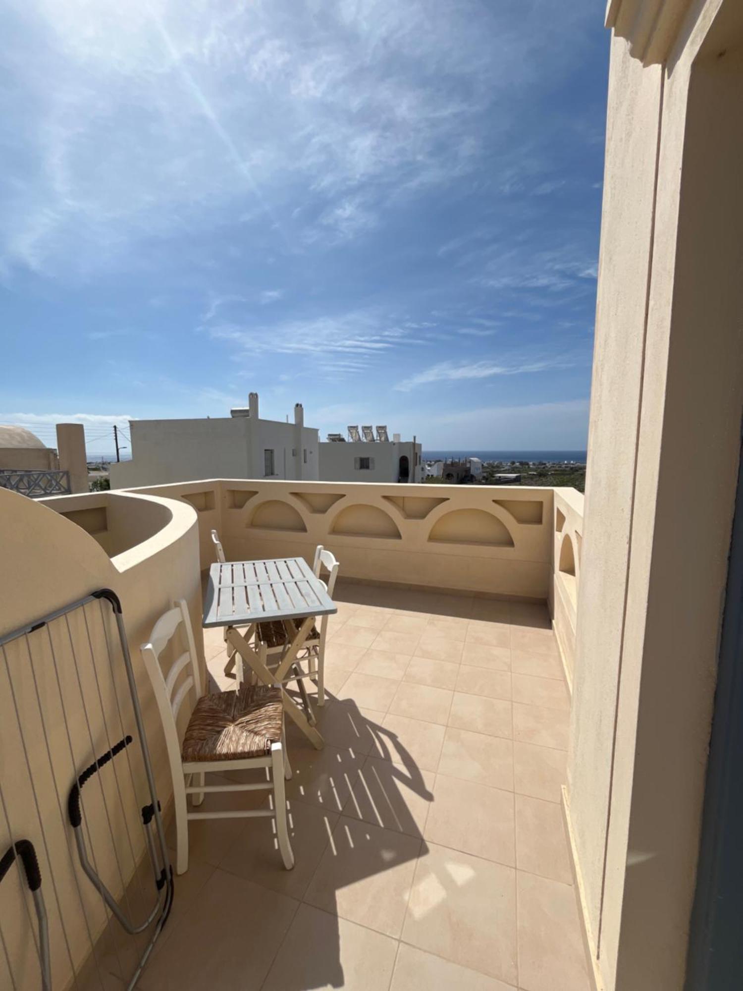 Leon Lux Apartments Perivolos  Exterior photo