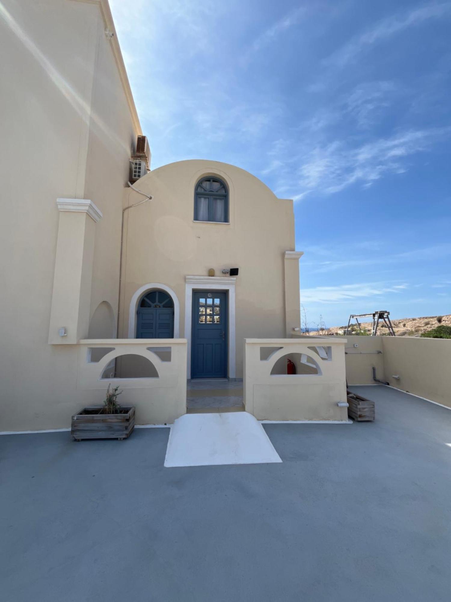 Leon Lux Apartments Perivolos  Exterior photo