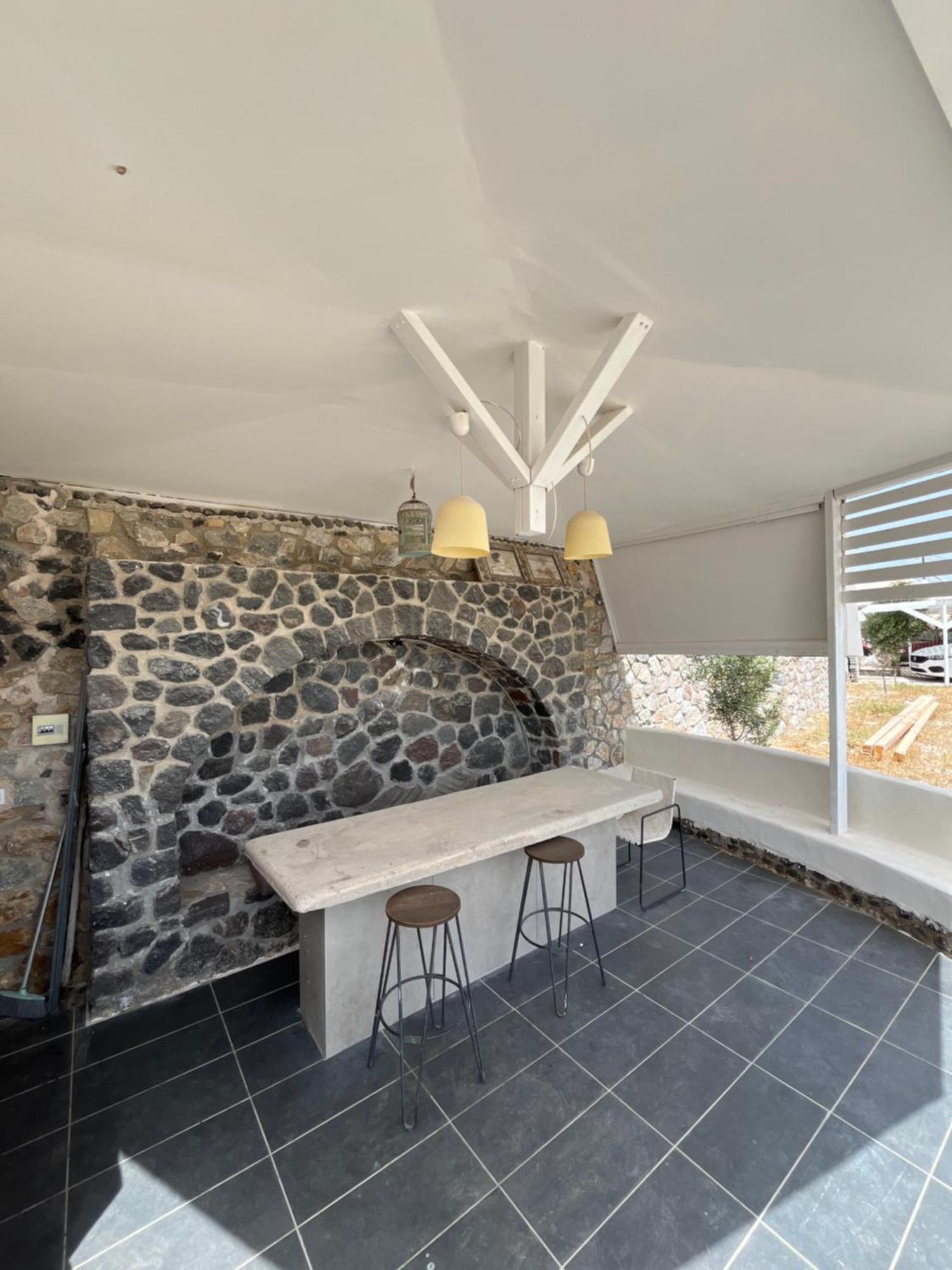 Leon Lux Apartments Perivolos  Exterior photo