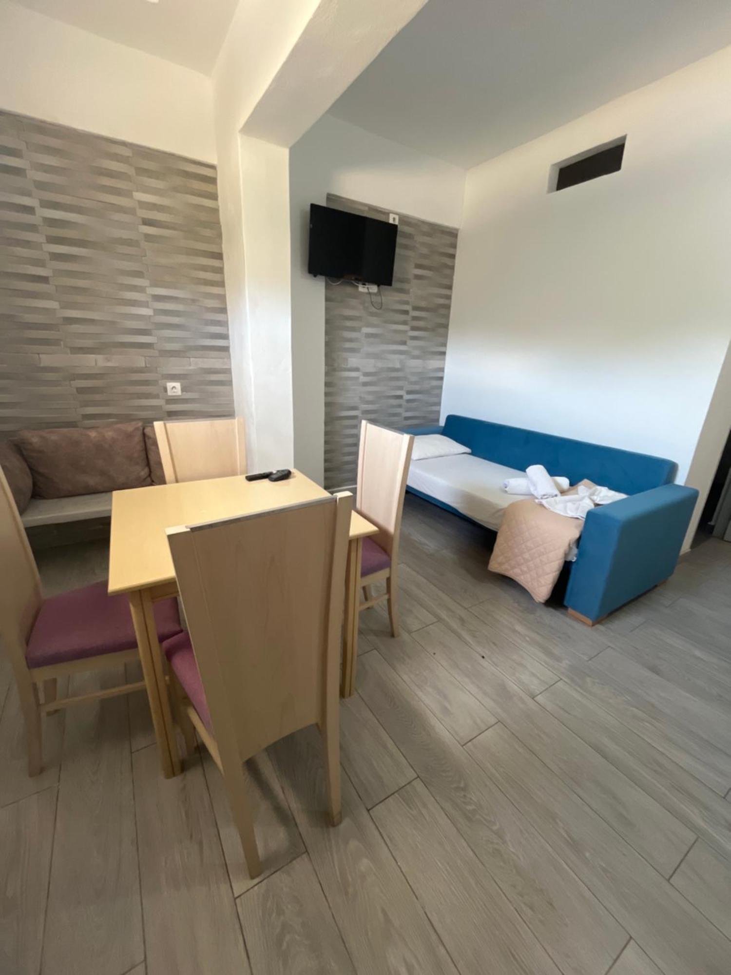 Leon Lux Apartments Perivolos  Exterior photo