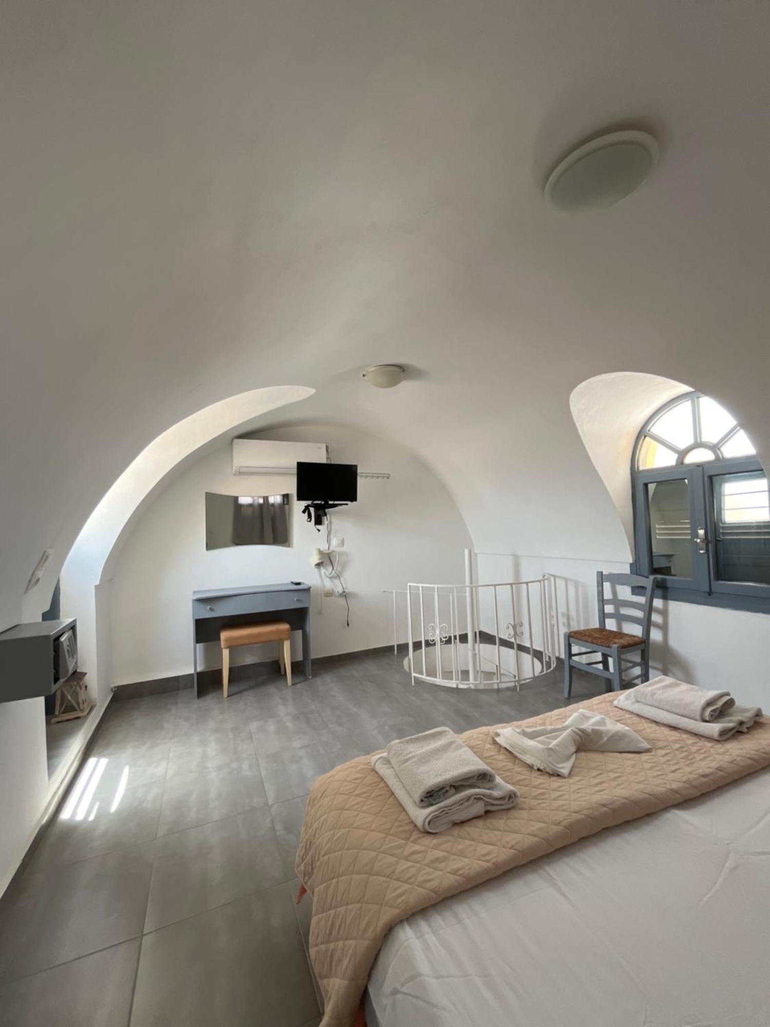 Leon Lux Apartments Perivolos  Exterior photo