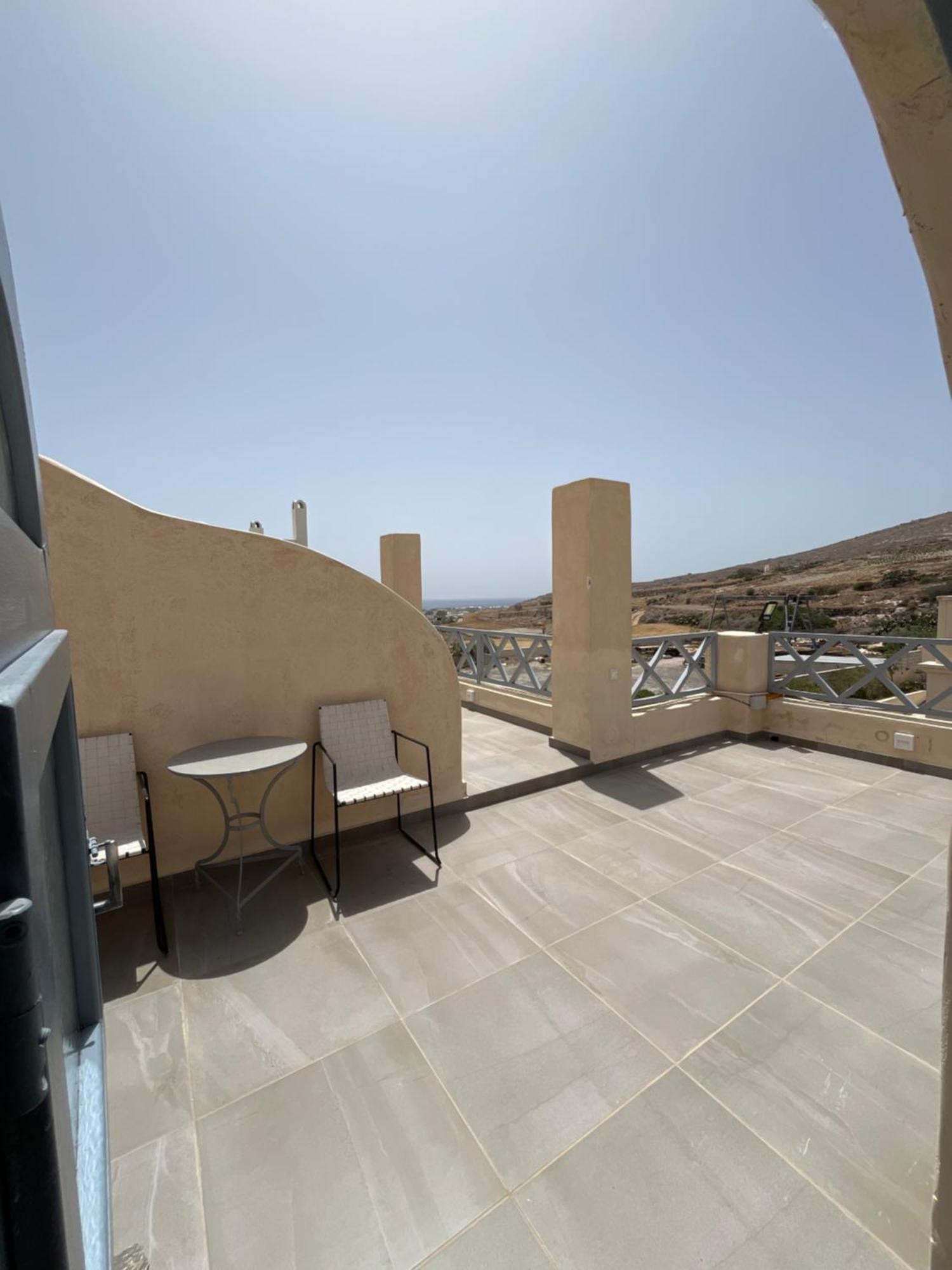 Leon Lux Apartments Perivolos  Exterior photo